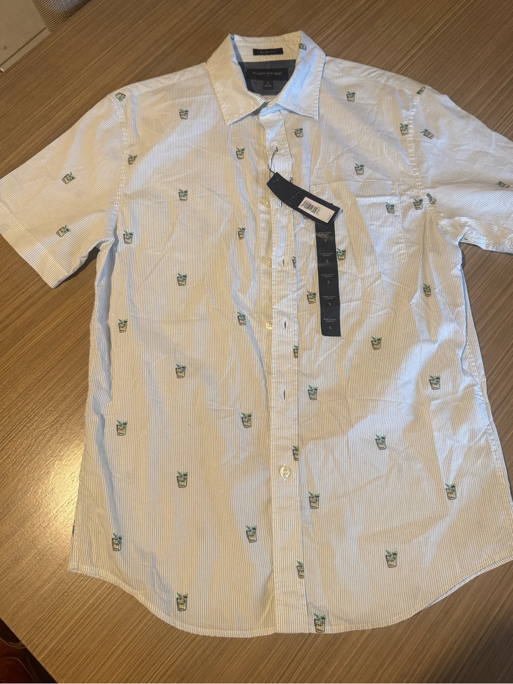 Banana Republic White Short-Sleeve Button-Down Shirt with Green Motif